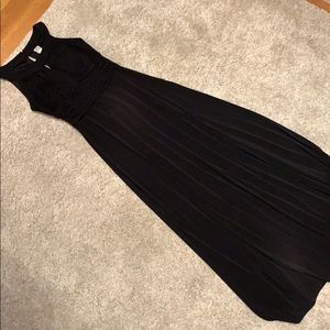 Simple and elegant black long halter top dress